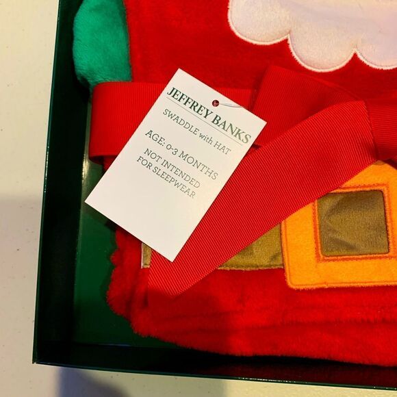 𝅺🎅🏼💚❤️💚ADORABLE Infant Swaddle and Hat❤️💚BRAND NEW-Boxed set - Picture 4 of 4